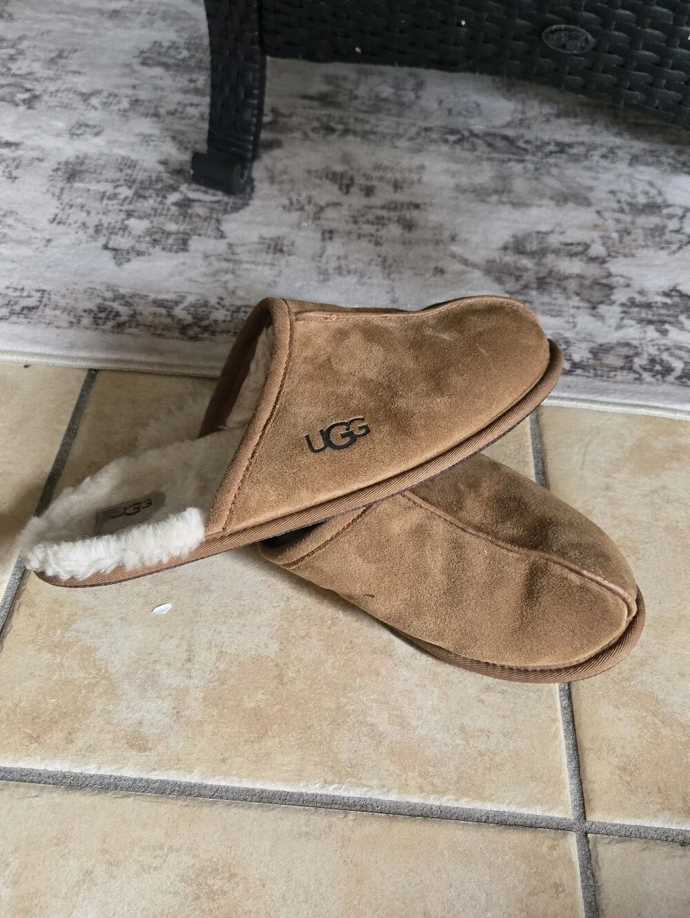 UGG Mens Scuff Suede Slippers Chestnut Tan Sheepskin Shearling Fur Size 11 Uggs